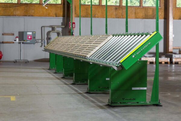 Electric logging table in the factory